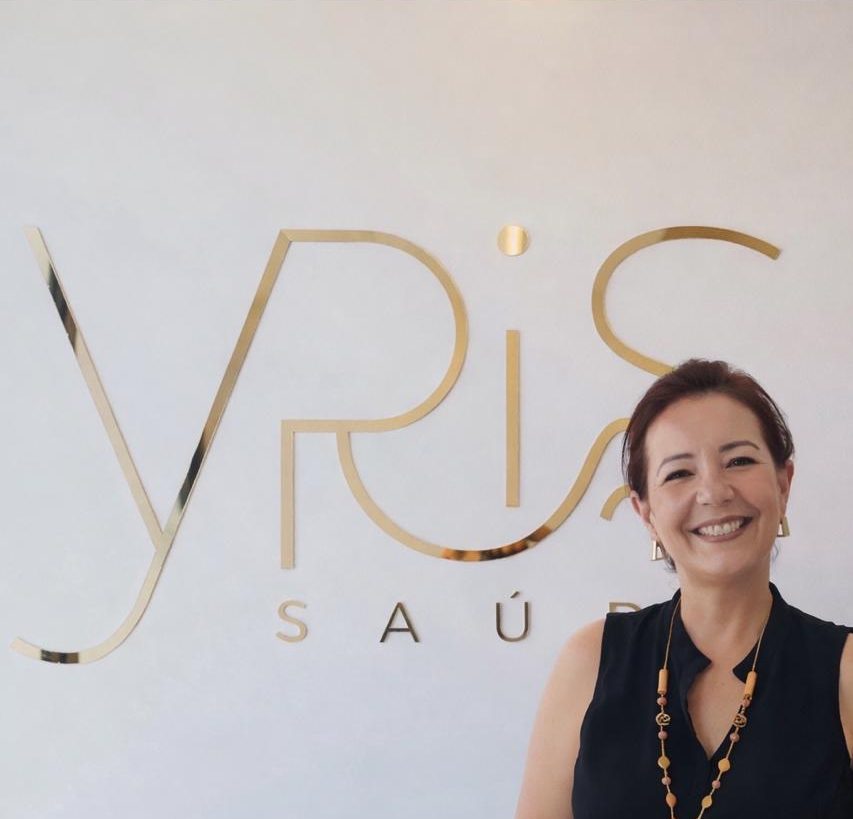 Dra. Sandra Barcellos no consultório da Clínica Yris Saúde, na Barra da Tijuca