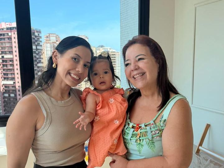 Mãe e bebê atendidos em casa